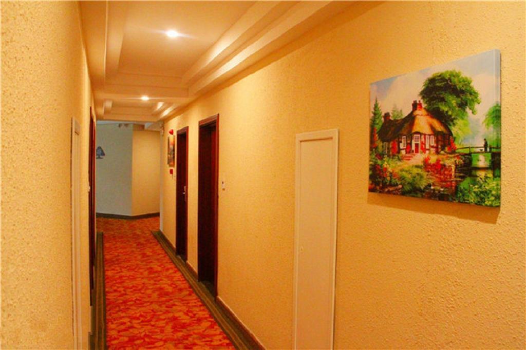 Greentree Inn Sanya He Ping Street Hotel Exterior photo