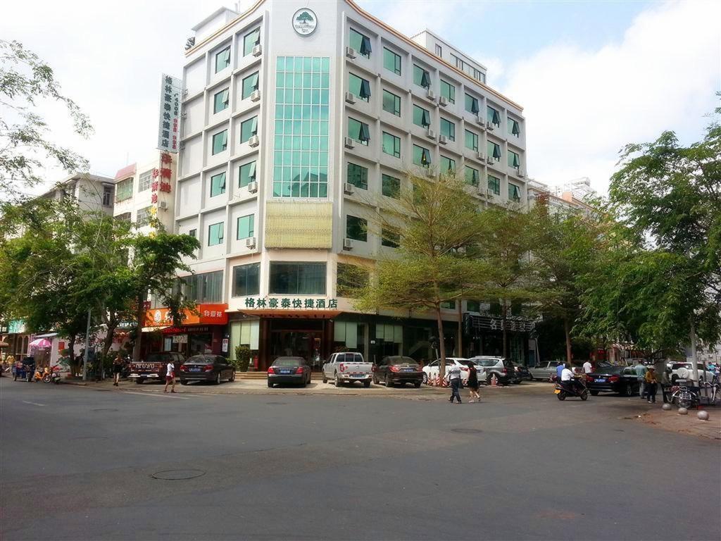 Greentree Inn Sanya He Ping Street Hotel Exterior photo