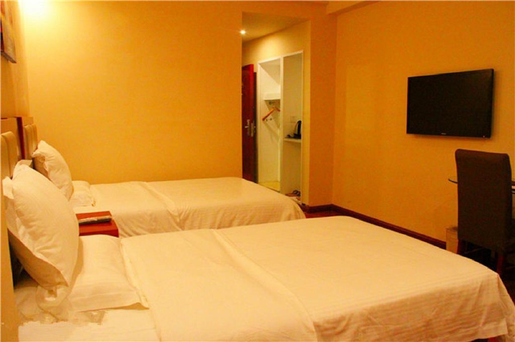 Greentree Inn Sanya He Ping Street Hotel Exterior photo