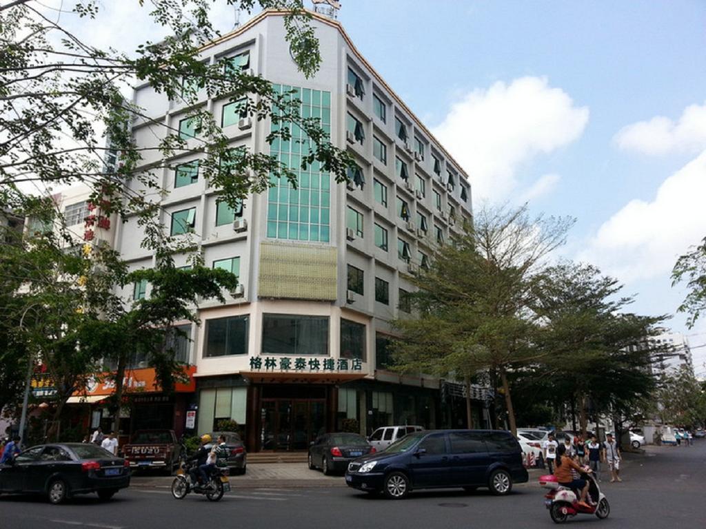 Greentree Inn Sanya He Ping Street Hotel Exterior photo
